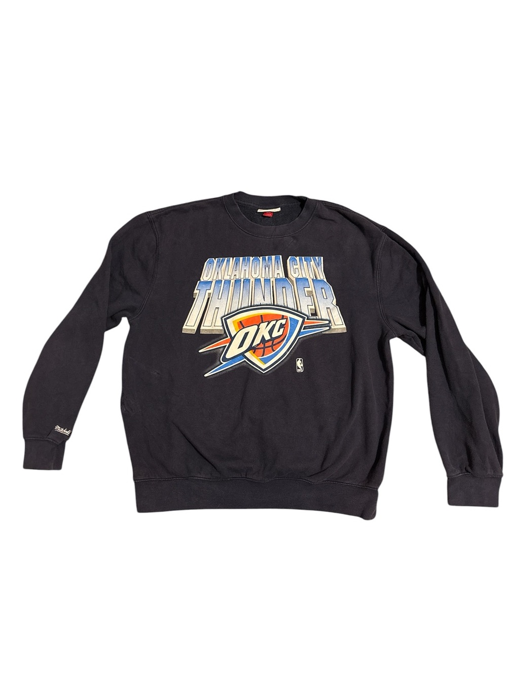 Vintage Oklahoma City Thunder NBA pullover Size: XL fits more like medium